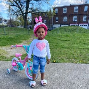 Meet your Posher, Levi